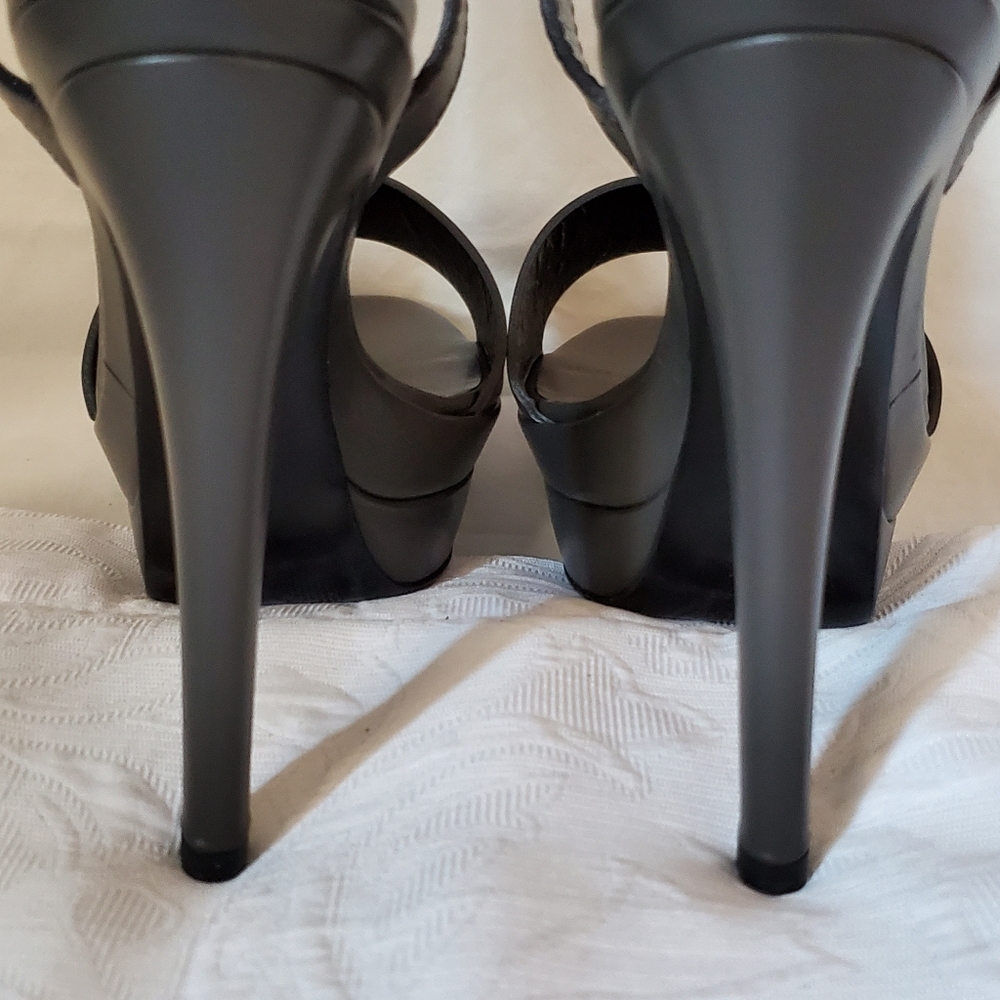 NWT Vera Wang Pewter Heels SZ 38.5 - Picture 8 of 9